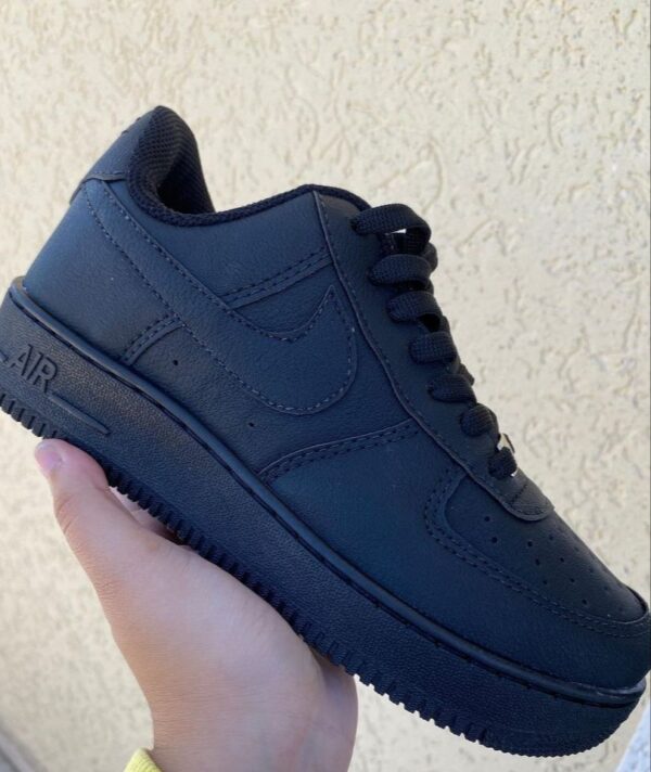 NIKE AIR FORCE PRETO