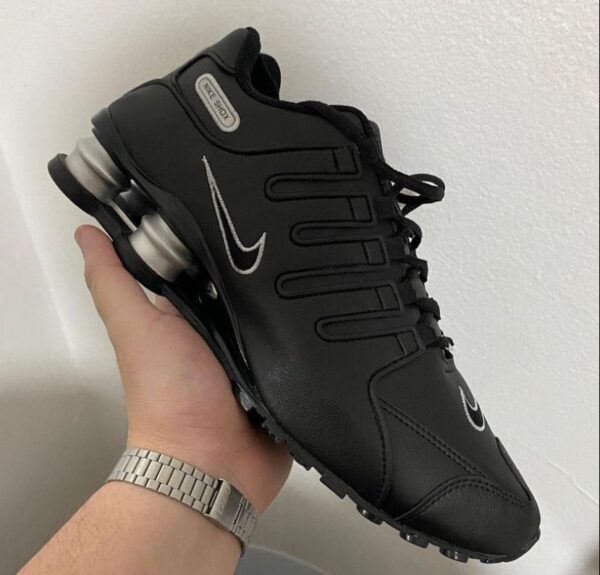 NIKE SHOX PRETO E PRATA