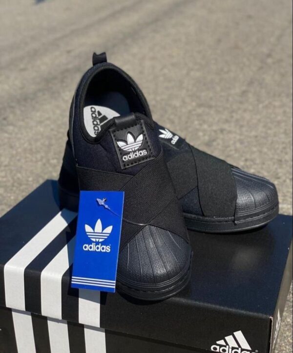 ADIDAS SLIP ON PRETO