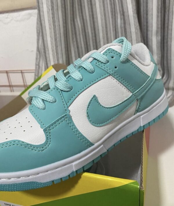 NIKE SB DUNK LOW VERDE ÁGUA - Image 2