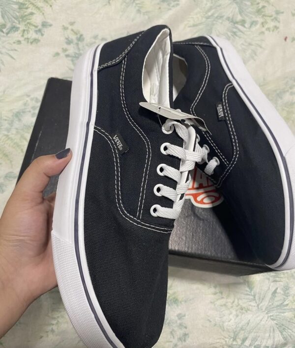 VANS AUTHENTIC