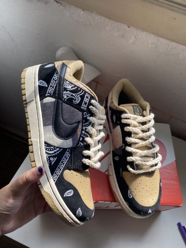 NIKE SB DUNK LOW TRAVIS SCOTT - Imagem 4