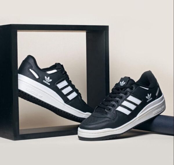 ADIDAS FORUM LOW PRETO E BRANCO