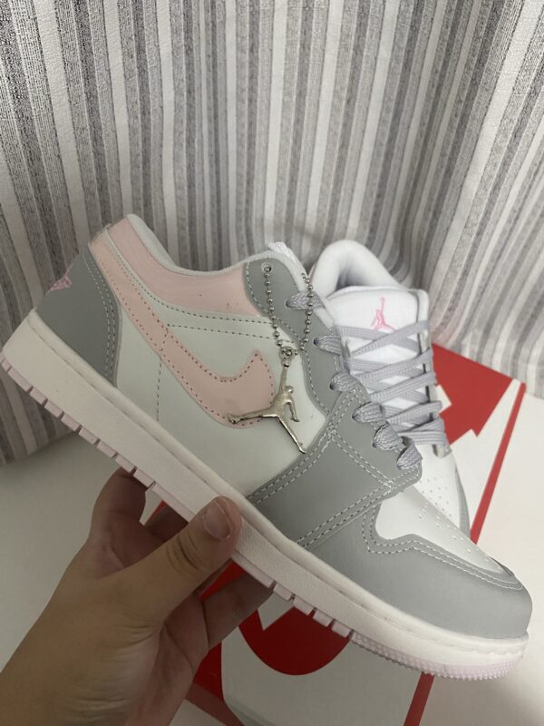 NIKE AIR JORDAN 1 ROSA - Image 3