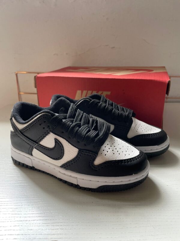 NIKE SB DUNK LOW PRETO E BRANCO INFANTIL - Imagem 3