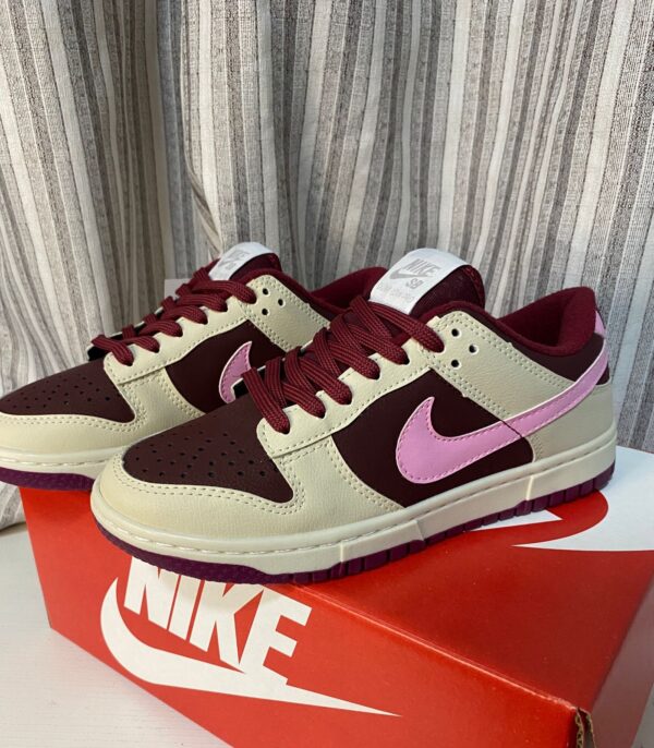 NIKE SB DUNK LOW VALENTINE’S - Imagem 4