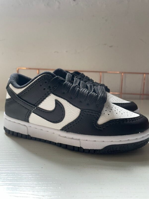 NIKE SB DUNK LOW PRETO E BRANCO INFANTIL