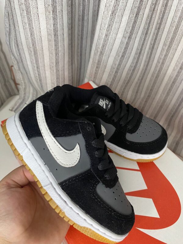 NIKE SB DUNK LOW GRAFITE INFANTIL - Imagem 3