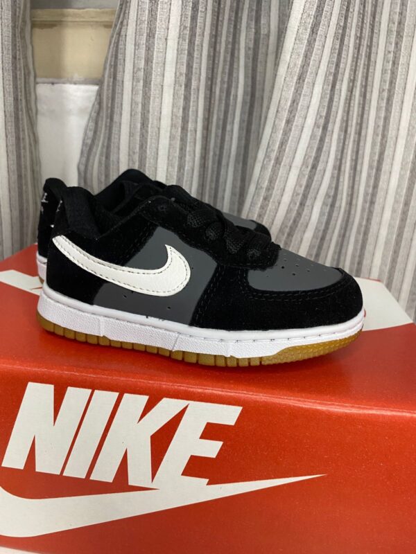 NIKE SB DUNK LOW GRAFITE INFANTIL