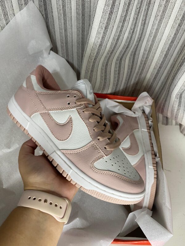 NIKE SB DUNK LOW ROSE