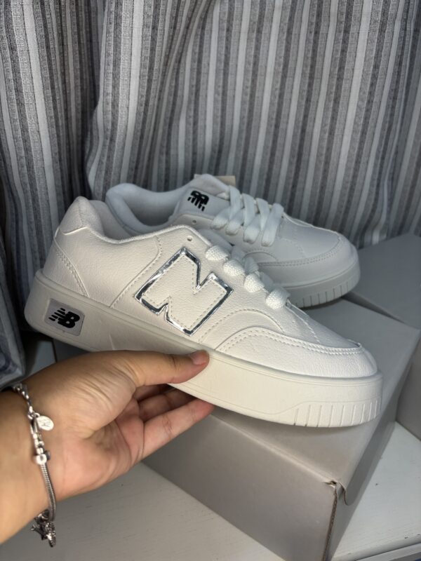 NEW BALANCE BRANCO/PRATA